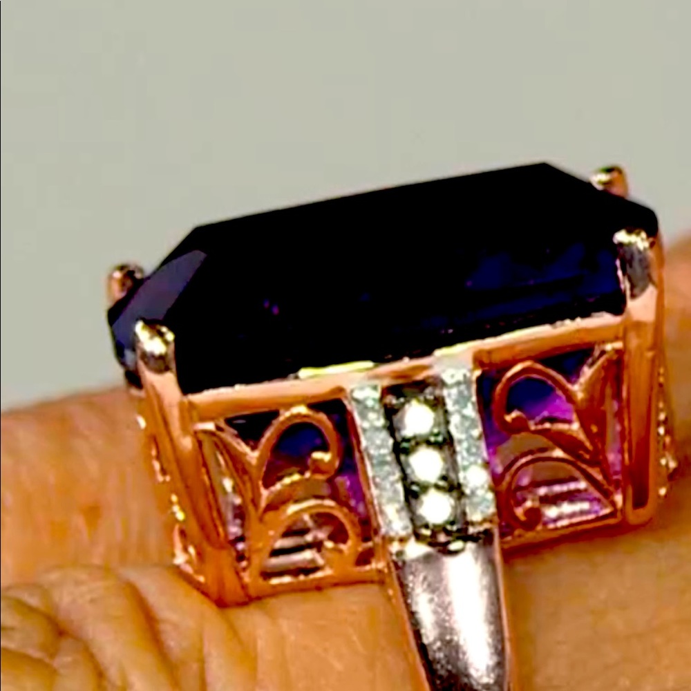 Beautiful Amethyst Ring - Picture 8 of 10